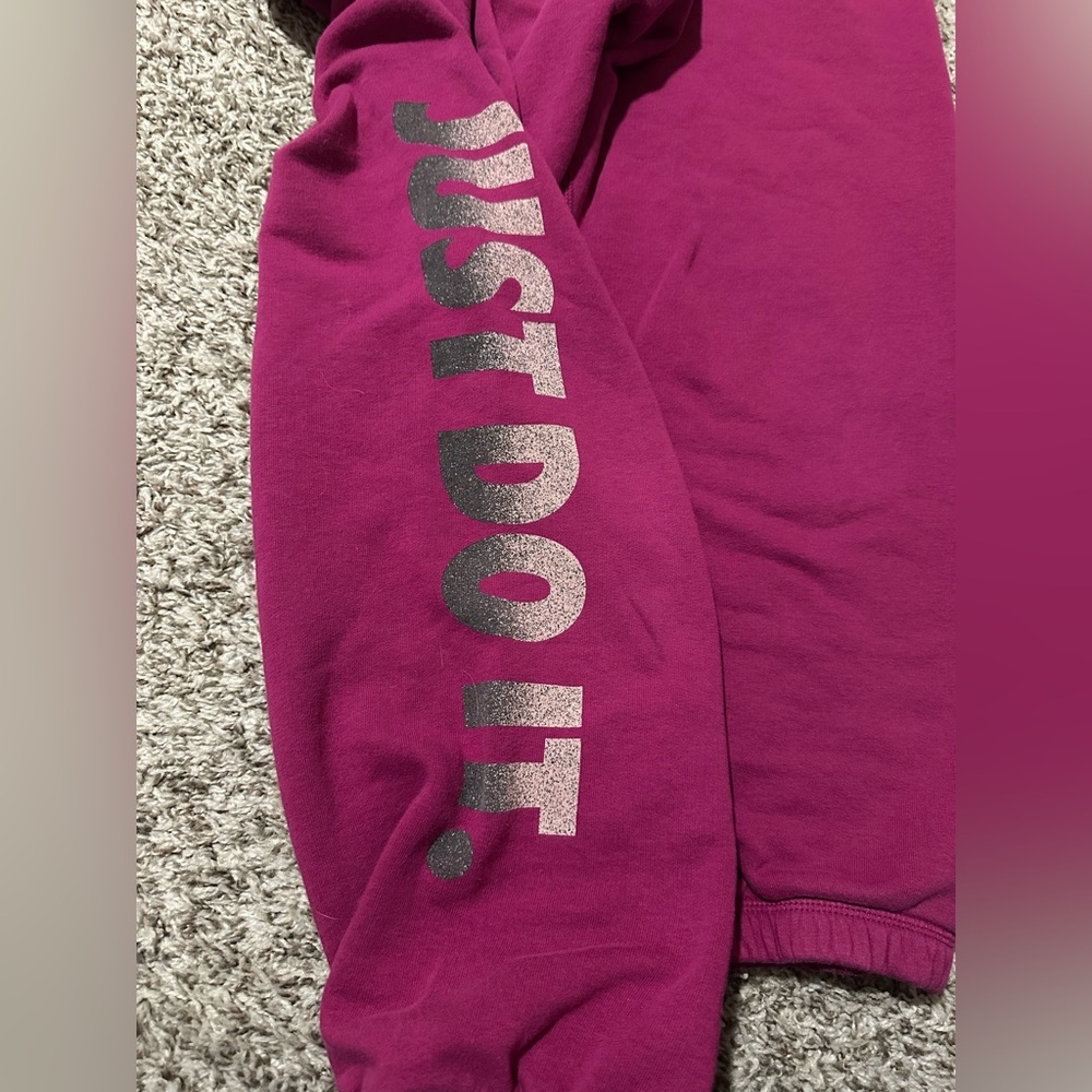 Woman’s Nike Logo Sweatpants Beautiful Berry - Picture 2 of 6